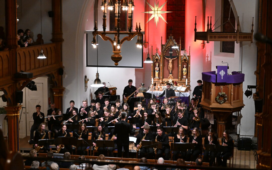 Texte zum Mitsingen – Bigbands und Juniorblasorchester auf dem Bad Nenndorfer Weihnachtsmarkt